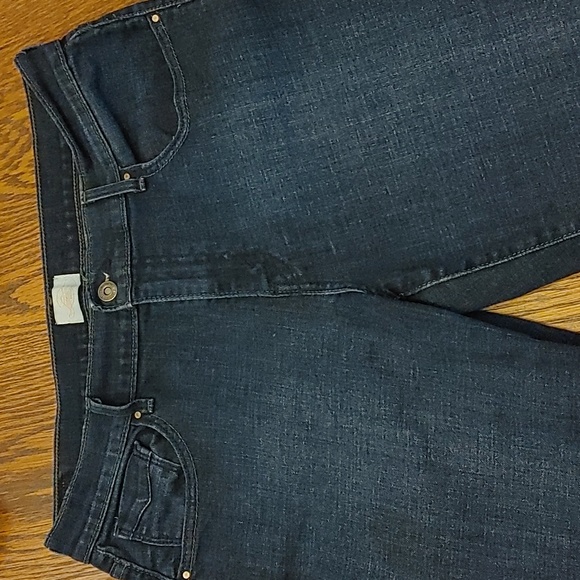 Ladies Size 10 Bermuda Jean Shorts Levis - Picture 1 of 7